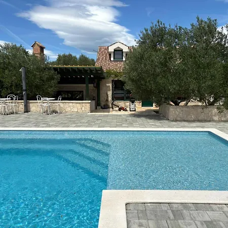 Barba Ive - With Pool