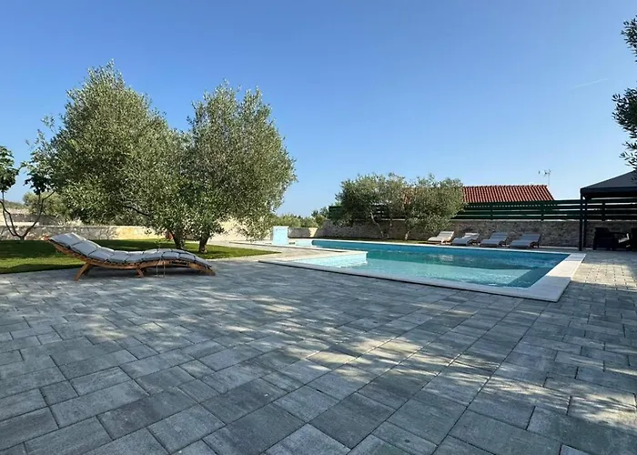 Barba Ive - With Pool 빌라