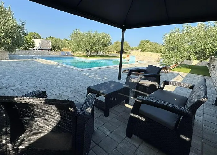 Barba Ive - With Pool 빌라